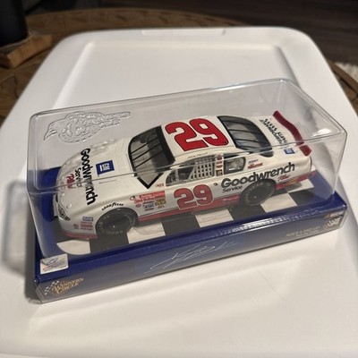 1:24 WINNERS CIRCLE 2001 #29 GM GOODWRENCH ROOKIE STRIPE RCR KEVIN HARVICK NIB