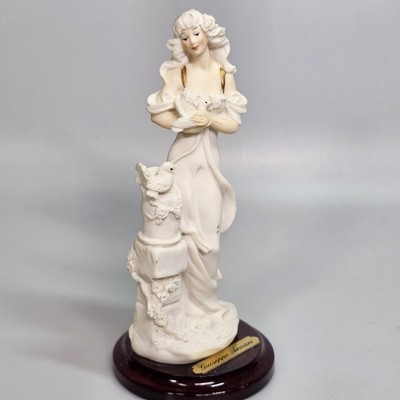 Giuseppe Armani Lady With Doves Birds Florence Italy Figurine 1994 Vintage