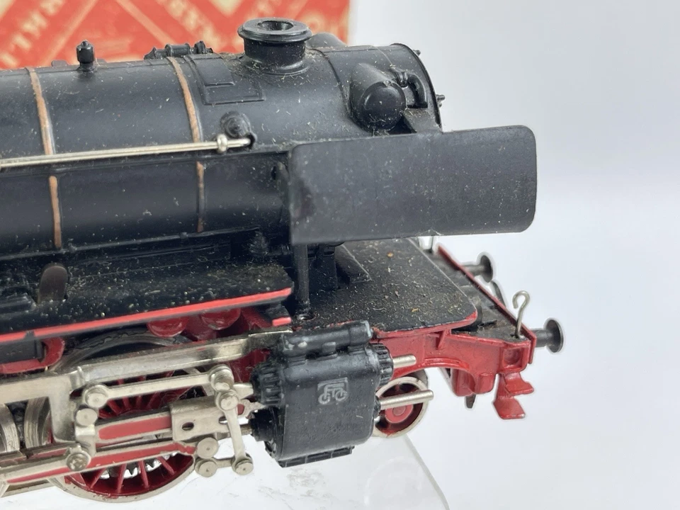 Vintage Original HO scale European Marklin Locomotive 23401 , Used With Box - Image 4 of 4