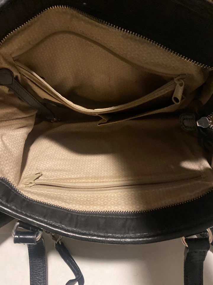 BRIGHTON TOLEDO TANYA NEGRO NAILON, CUERO COCO ORGANIZADOR DELANTERO BANDOLERA $350 Foto 4 de 4