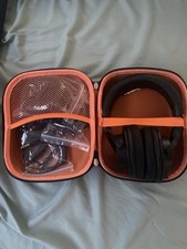 WA Over-Ear Headphones Headband Double Earpieces Black Hard Carrying Case