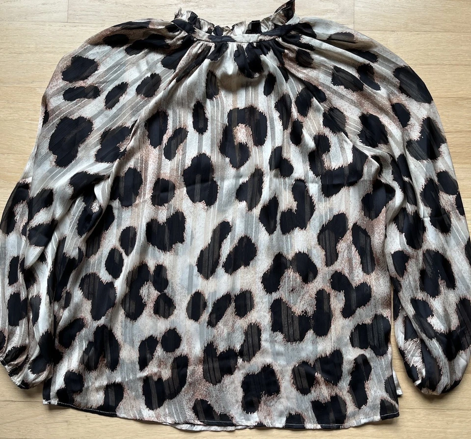 Women’s H&M Fringed Tie Neck Sheer Leopard Print Blouse Size Large - Image 3 of 4