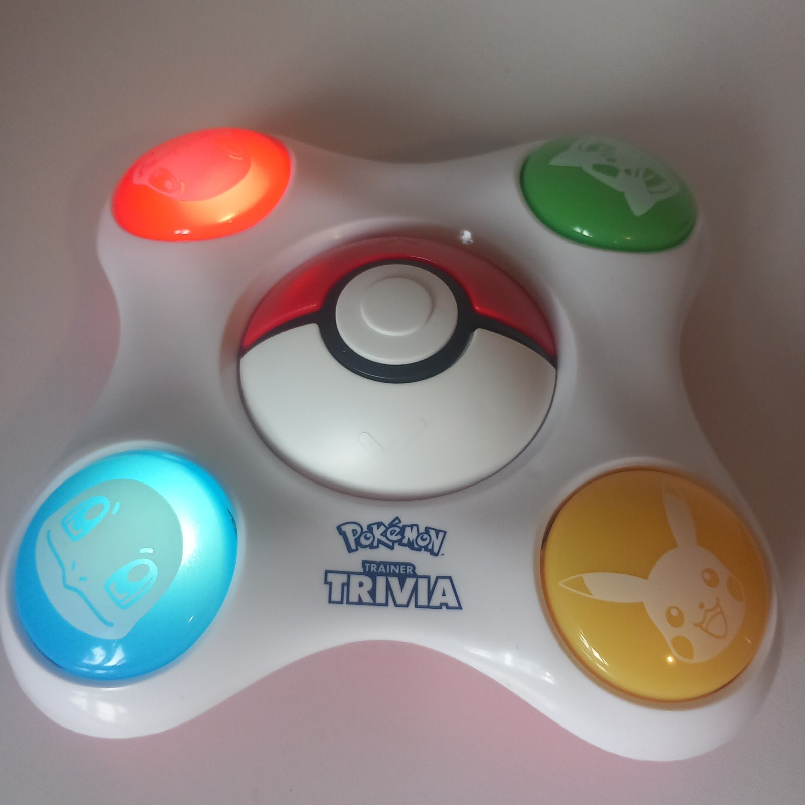 Pokemon - Trainer Trivia  Game  /Toys