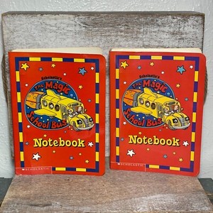 Lot of 2 Vintage 90's The Magic School Bus Small 3 Ring Binder & Paper Refills