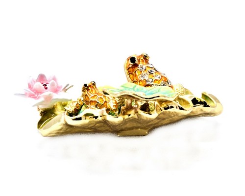 Two Frogs on Lily Pad with Flowers Trinket Box. Hand set Swarovski Crystals - Picture 3 of 6