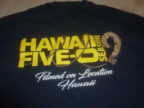 MAGLIA HAWAII FIVE-O FILM CREW STAGIONE 9 TAGLIA 2XL UOMO BLU NAVY - Foto 5 di 5