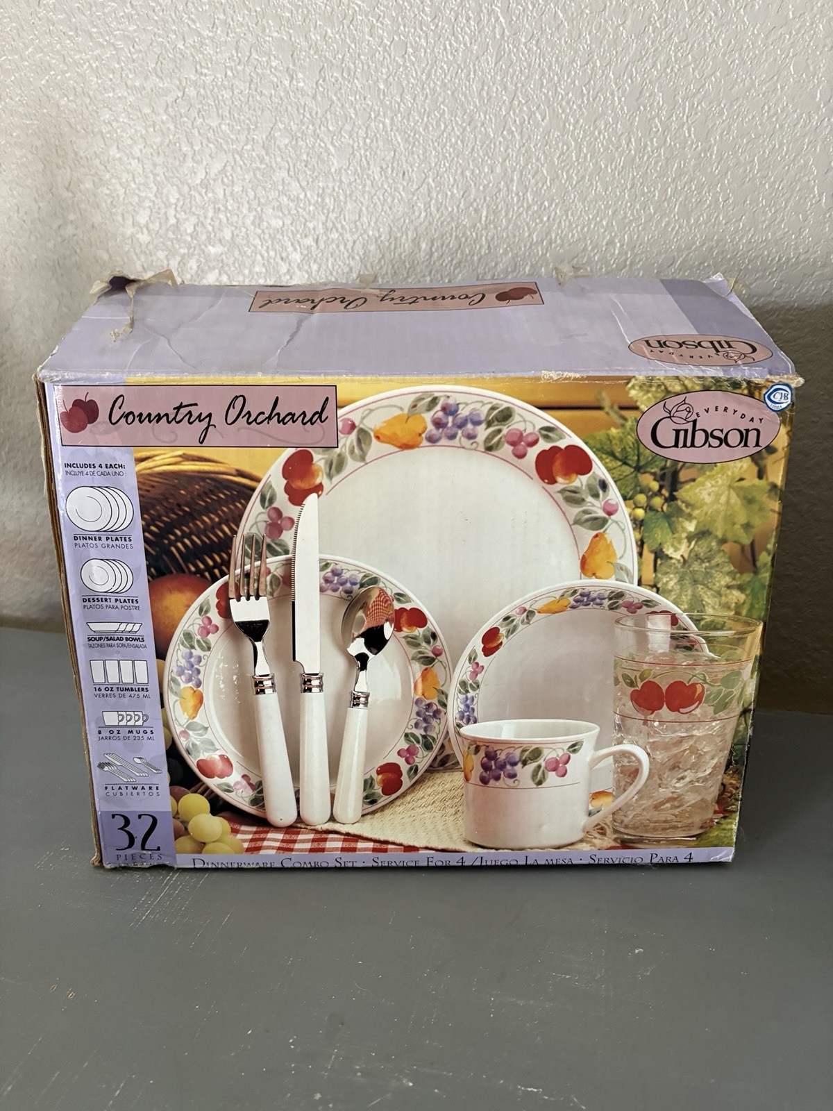 32-piece Service For 4 New In Box