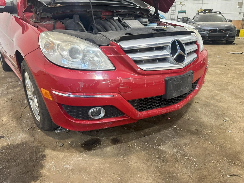 (LOCAL PICKUP ONLY) 09 10 11 MERCEDES B-CLASS Front Bumper Assy. - Image 2 of 4