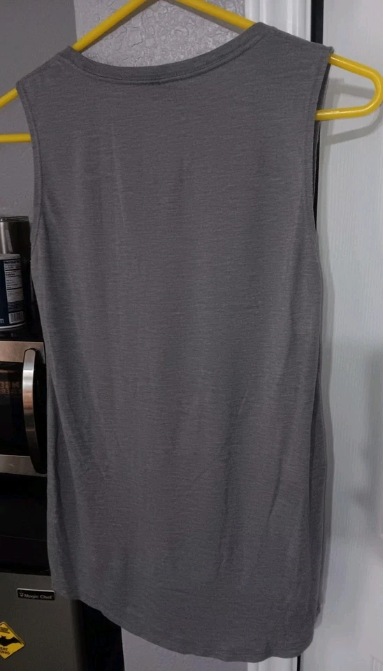 Camiseta sin mangas humorística con estampado tipográfico para mujer gris medio ANVIL Freedom  Foto 2 de 3