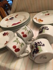 royal worcester evesham vale collection dinner plates/cups/ saucers etc set