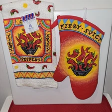 Coordinating 'Hot Stuff' Kitchen Terry Towel + Oven Mitt by Kay Dee Designs -NEW