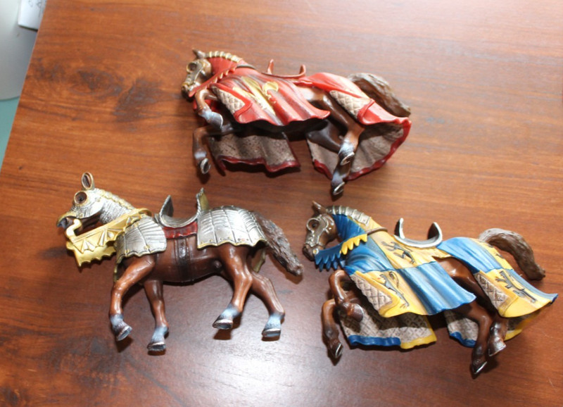 3 Vintage Schleich Medieval Horses 2003