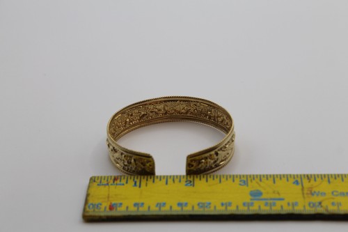 Estate Italian 14K Yellow Gold Repoussé Floral Cuff Bracelet Italy 11.1 Grams - Picture 12 of 14