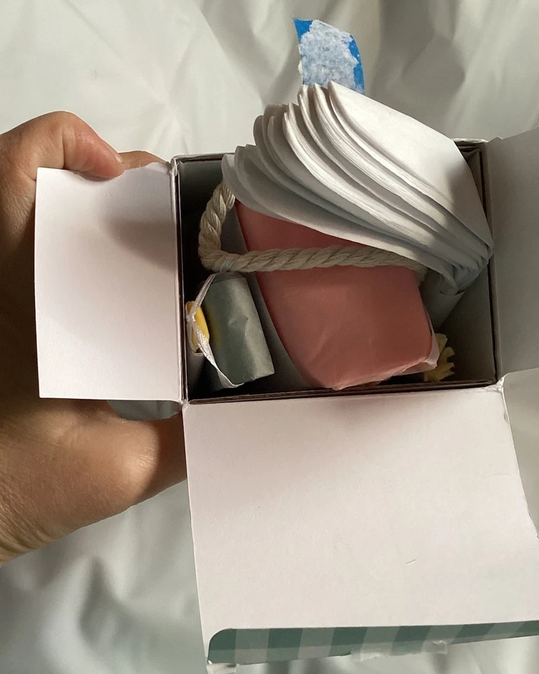 Meri Meri Giant Paper Flower Garland NEW 8 1/2' Garland 13"x13" Flowers Wedding - Image 3 of 4