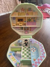 Vintage Polly Pocket - Polly  s School COMPLETE SET 