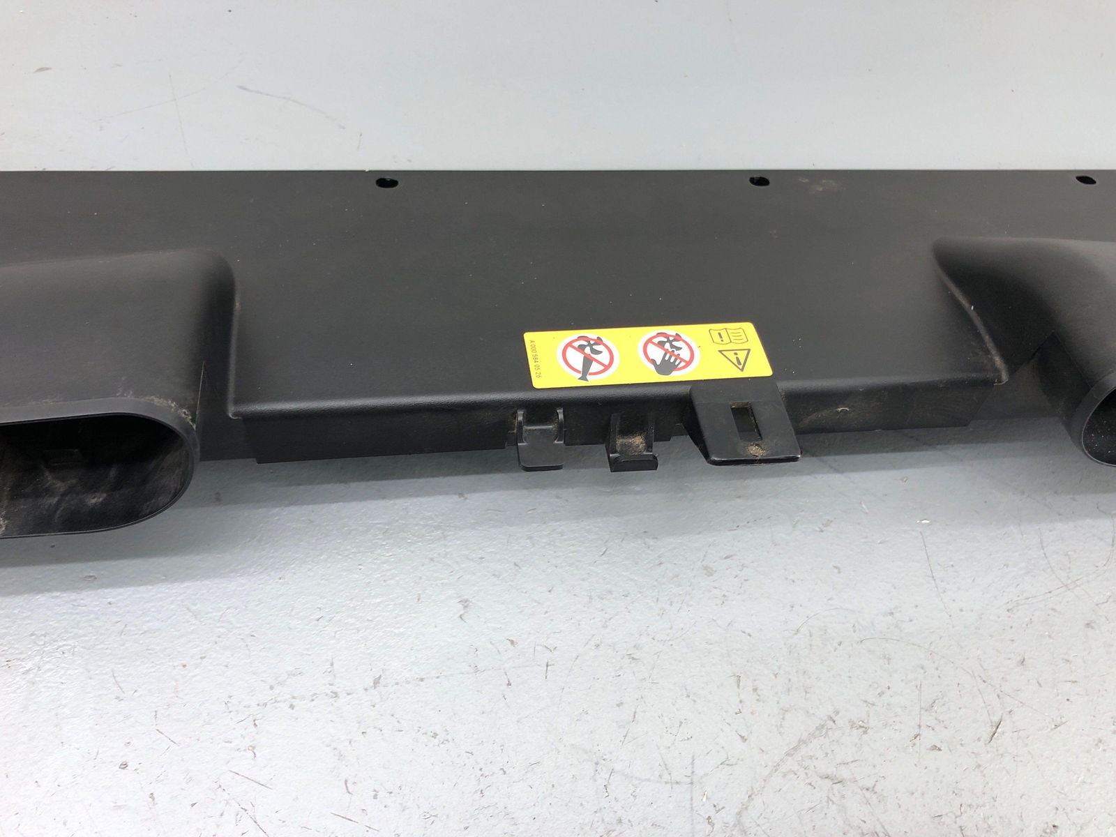 2017-2020 MERCEDES SLC300 FRONT RADIATOR AIR INTAKE PANEL  