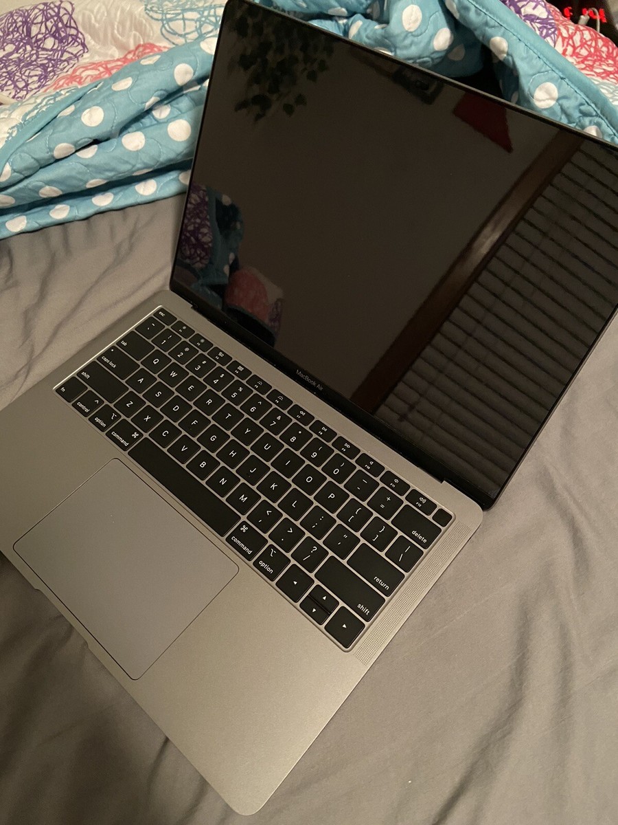 Apple MacBook Air 2019 | 13.3 in | Gray | 256 GB SSD | 8 GB