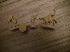 Risk 2003 Board Game Parker Brothers Replacement Pieces-3 Yellow Men 