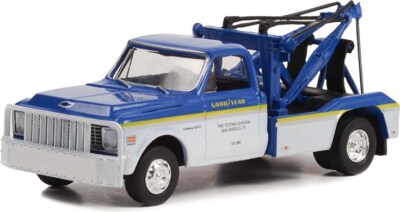Goodyear Tire 1972 Chevrolet C-30 Dually Wrecker in 1:64 scale by Greenlight