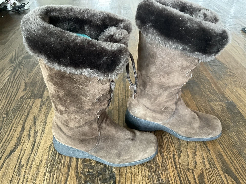 KHOMBU Brown Sude Faux Fur Lined Tall Winter Boots Wedge Heel Women's Size 8.5 - Image 3 of 4