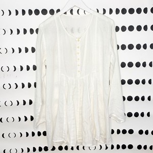 white flowy blouse long sleeve