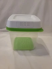 Rubbermaid FreshWorks 6.3 cups 1.5L produce saver container