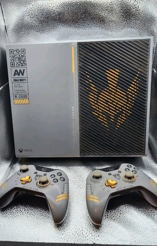 Microsoft Xbox One 1TB Call of Duty Advanced Warfare - MODEL 1540 2 Controllers