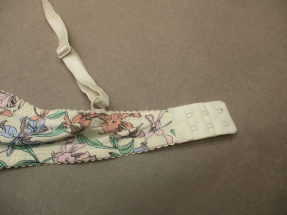 Sujetador ajustable push-up 36C Jezabel para mujer acolchado floral con aros cierre trasero 4N Foto 4 de 4