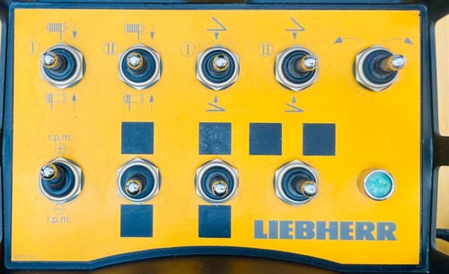 LIEBHERR 612436614 sans Fil Radio Grue Télécommande #2 - Photo 3 sur 10