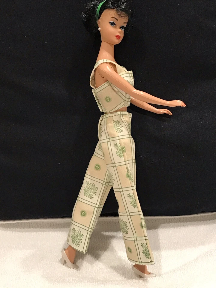 Calça Barbie Estilo Vintage Palazzo Perna Larga Top Bolsa Dourada Sem Boneca Caseira - Imagem 3 de 4