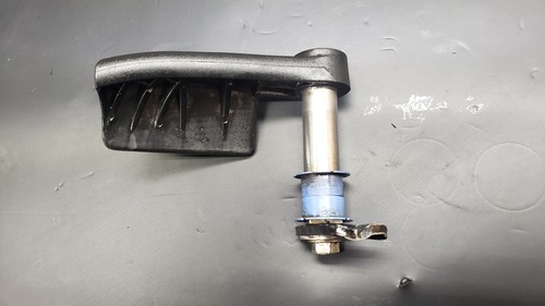 *1998-2010 Mercury Mariner 889740A02 Lower Bottom Cowling Handle Cowl 75-200HP D - Picture 5 of 5