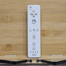 Nintendo RVL-003 Wii Remote Control - White FOR PARTS ONLY DOES NOT POWER ON