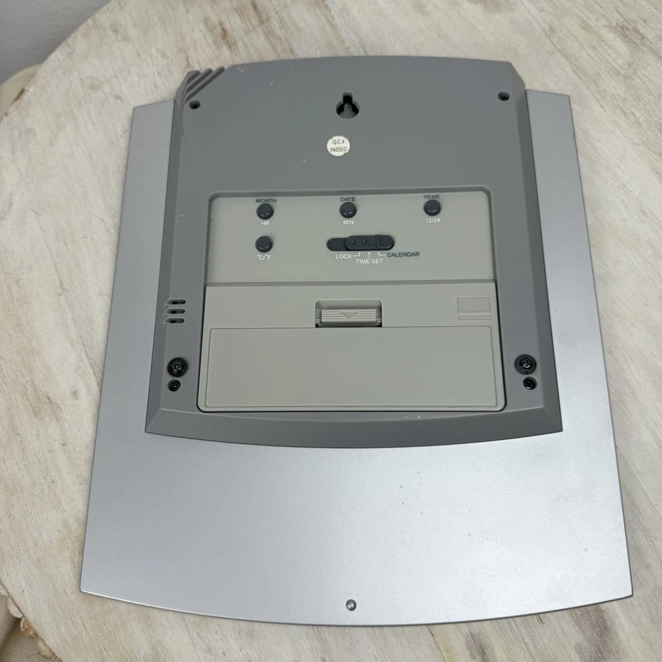 Equity LCD Reloj de Pared Grande - Termómetro - Calendario Probado Plateado  Foto 3 de 4