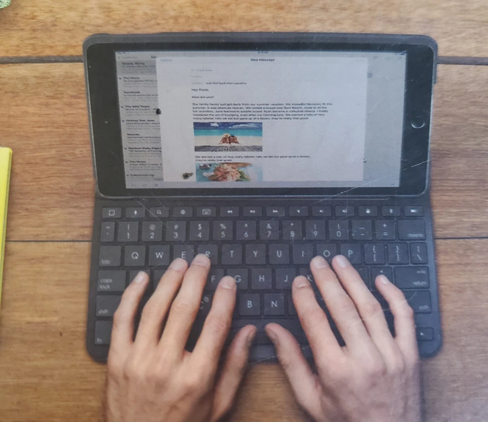 罗技超薄对开式键盘/保护套 外壳 适合 Apple iPad - 黑色 带原装盒 — 第 2/4 张图片