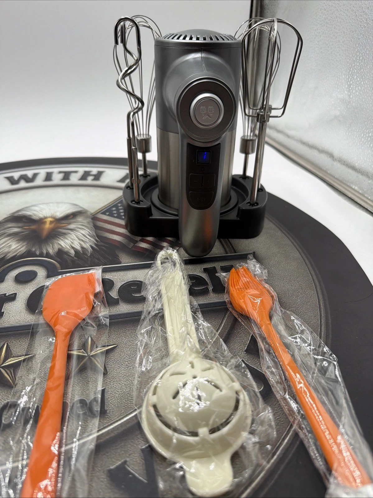 LAOION Cordless Hand Mixer, Digital Display 7 Speed Rechargeable Mixer- 200W
Opens in a new window o
