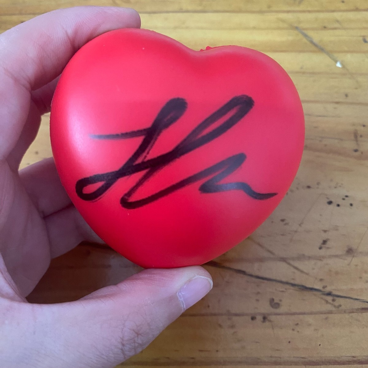 BTS JUNGKOOK ジョングク サインボール Pre-owned BTS JK JUNG KOOK Autographed Signed Concert Red Ball