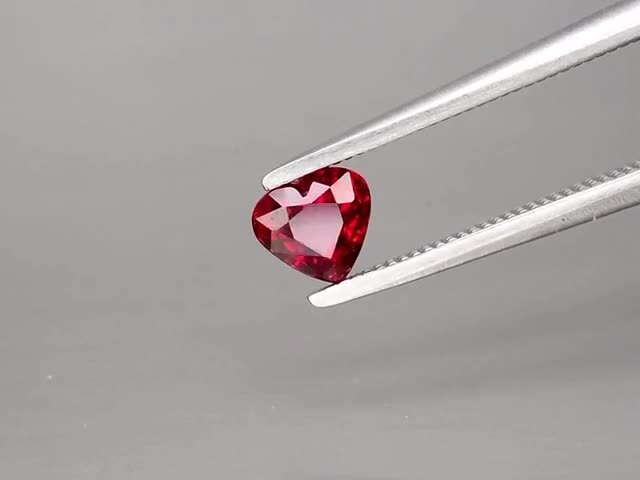 0.50ct 4.7x4.5mm VS Heart Natural Purplish Red Spinel Gemstone