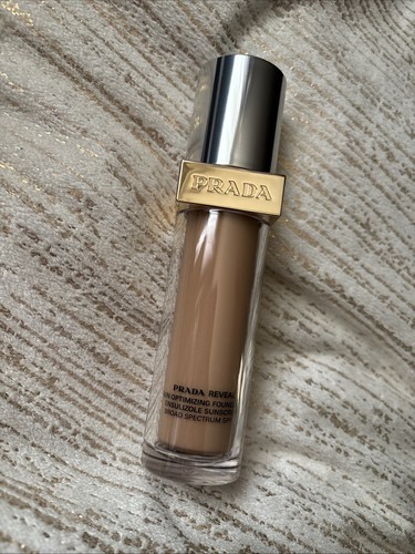 Prada Reveal Skin Optimazing Foundation MN45 Sunscreen SPF17 Refill 1 fl oz - Picture 9 of 10