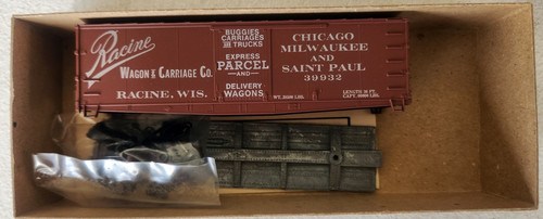 Car de boxeo Roundhouse escala HO 36' Billboard Racine Wagon Co CM&St.P 39932 rojo RTR | Zustand: Used