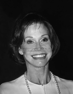 MARY TYLER MOORE ACTRESS WASHINGTON DC PUBLICITY 8.5X11 PHOTO