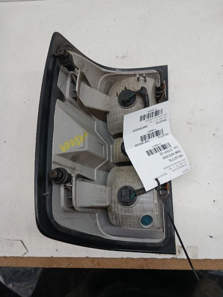 Driver Tail Light Pickup With Box DRW Fits 16-19 SIERRA 3500 PICKUP 11625010 - Изображение 2 из 4