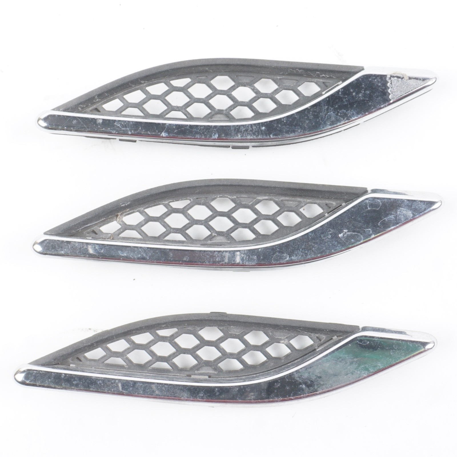2014 - 2019 Maserati Ghibli Front Right Fender Vent Grille Trim Set OEM
