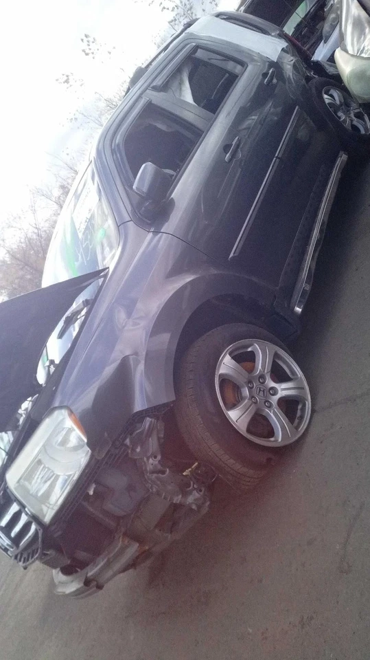 Guantera usada se adapta a: Honda Pilot Grade C 2015 Foto 4 de 4