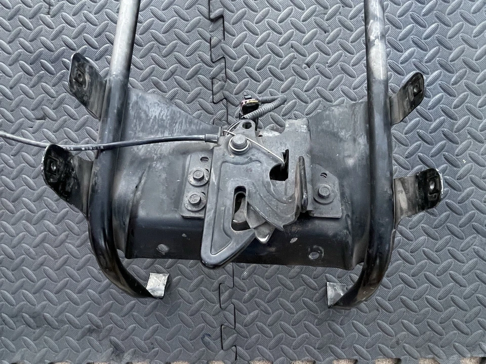 2006-2011 Cadillac Dts Buick Lucerne Hood Latch Support Bracket Brace - Image 3 of 4