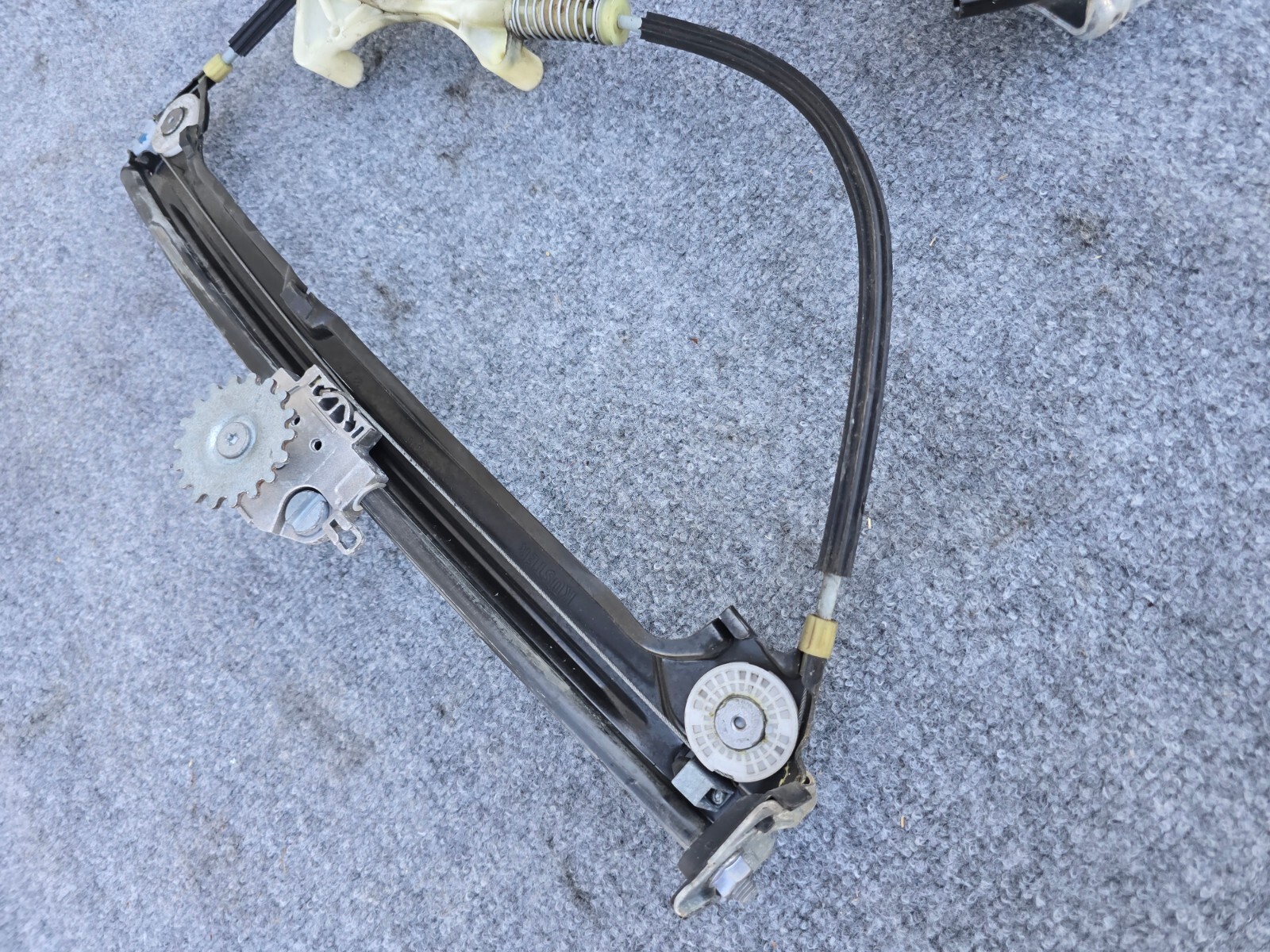 FRONT LEFT WINDOW REGULATOR ASSEMBLY OEM 74K 14-19 MASERATI GHIBLI S QUARTOPORTE