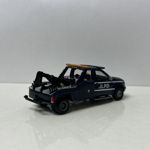 2000 00 Ford F-450 Tow Truck Collectible 1/64 Scale Diecast Diorama Model - Picture 3 of 5