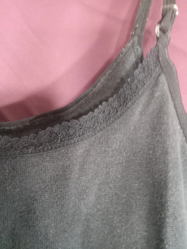 juego de 2 camisolas talla M con sujetador incorporado negro azul claro diferentes marcas Foto 3 de 4