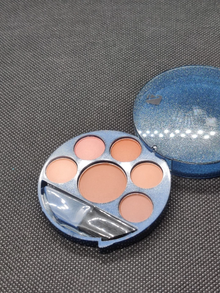 AVON  Shimmer Swirls Face Powder   -  Sun Bronzed  -      NEW - Image 3 of 3