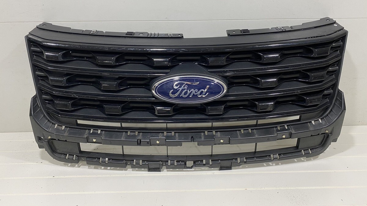 FORD EXPLORER UPPER GRILLE XLT CHROME GRAY FB5Z-8200-AC OEM 16 17