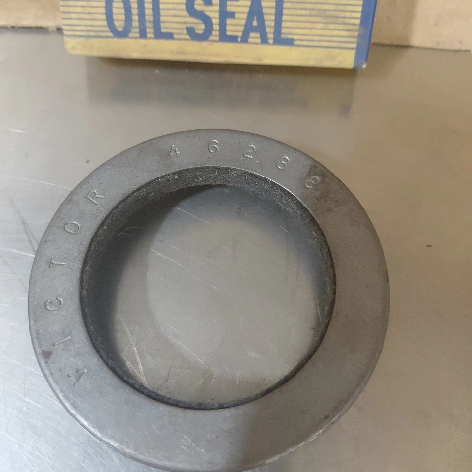 Chevrolet Truck 1960-1961 y GMC rueda delantera 1/2 tonelada Victor sello de aceite 46288 nuevo de stock Foto 2 de 4